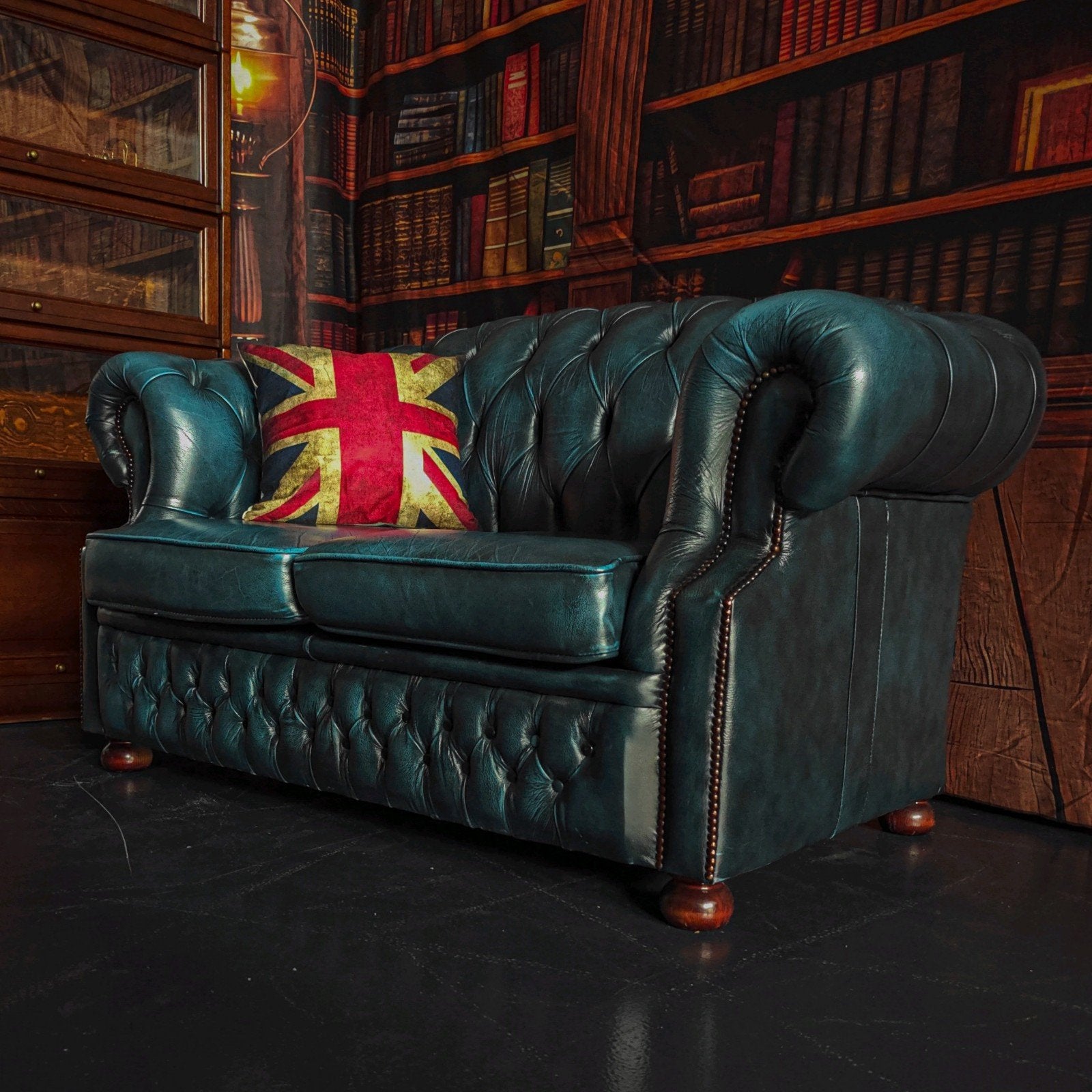 2-zits Chesterfield Bank • Antique Blue